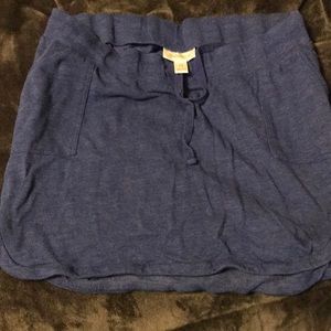 Blue maternity skirt size large from motherhood maternity with pockets